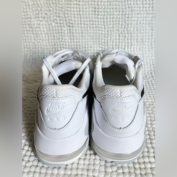 NEW. Women’s Nike Air Max Excee White Sneakers Size 10 - Picture 5 of 14